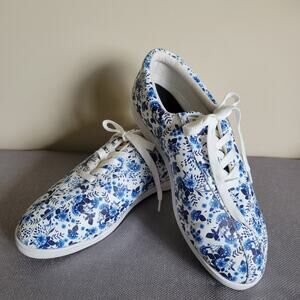EUC Easy Spirit 10WW Leather Floral Lace Up Oxford Walking Shoe Sneaker Comfort